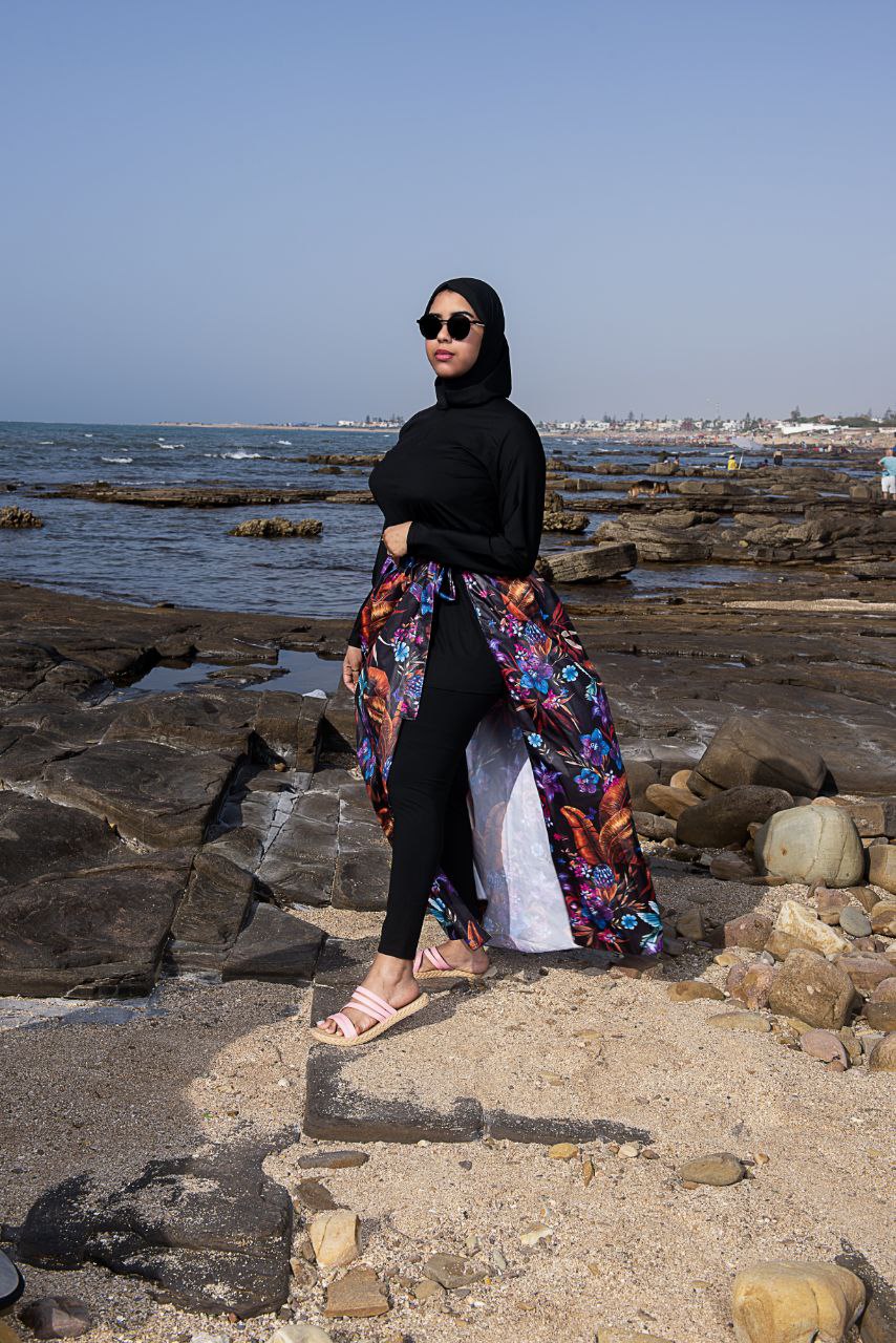 اسود بالاحمر