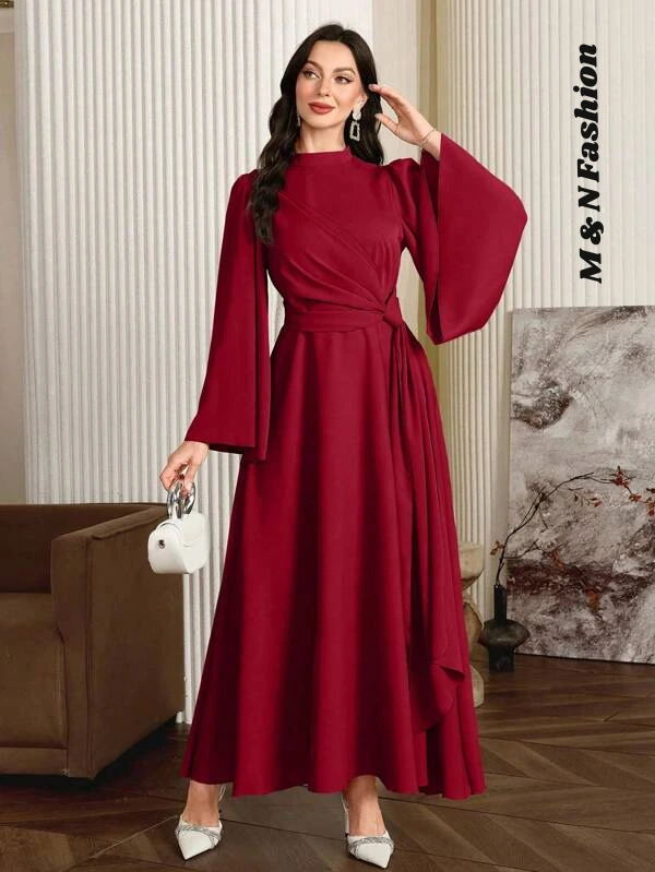 فستان  تراند 2026  بأكمام كلوش