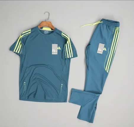 Ensemble de sport homme bleu canard avec bandes jaune fluo – T-shirt et pantalon assortis TechFit  2026