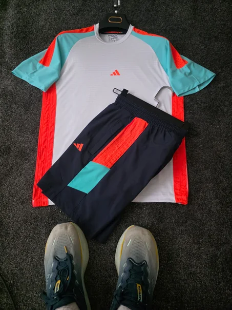 Ensemble Sport – Style & Performance