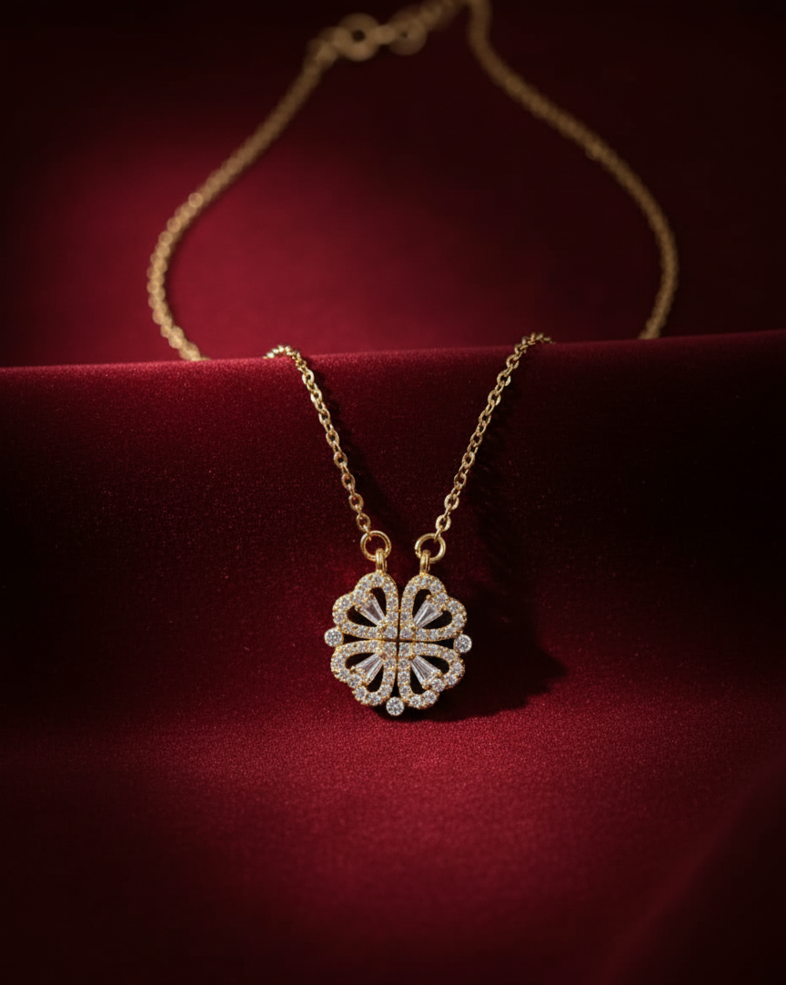 Collier Transformable Trèfle à Quatre Cœurs (2-en-1)
