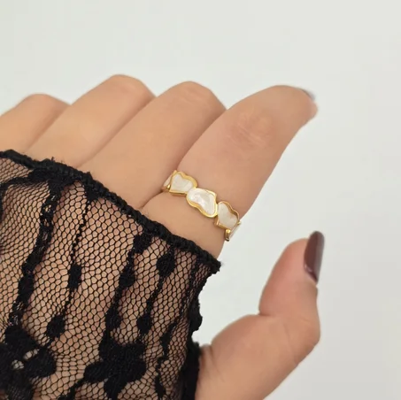 Chic-Heart Ring