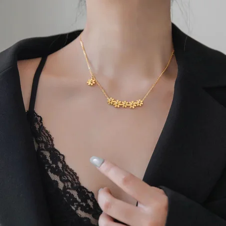 many-Flower Necklace