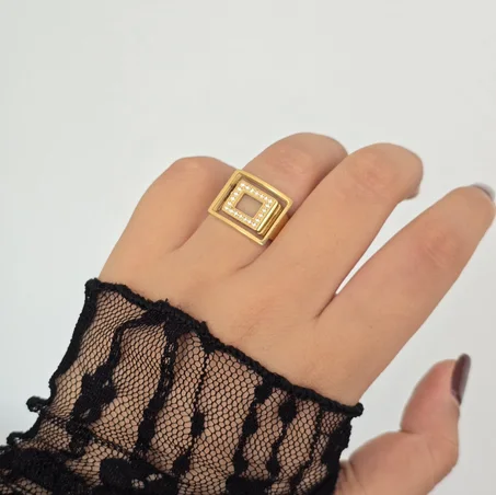 Cube Ring