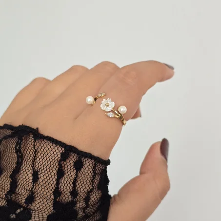 Bloom-Pearl Ring