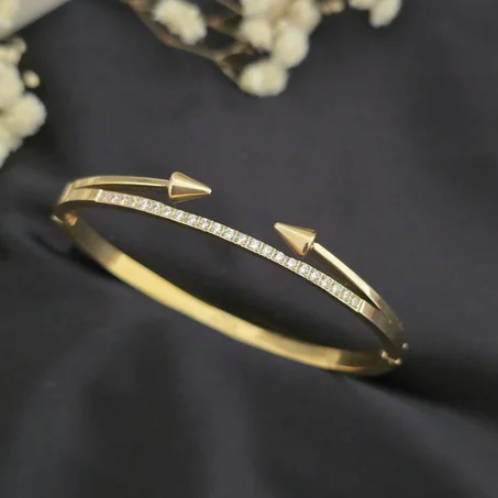 Arrow-Line Bracelet