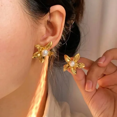Flower-Pearl Earrings