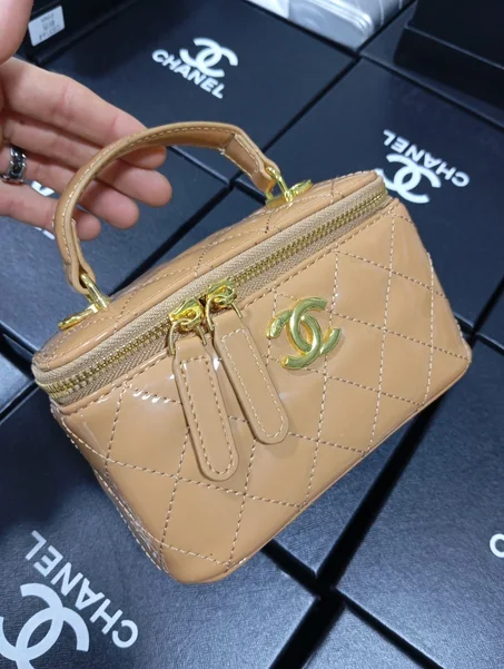 CHANEL CLR 2