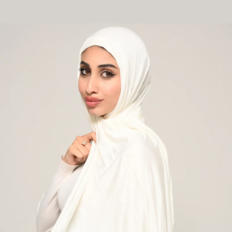 شال سارة (أوف وايت)
