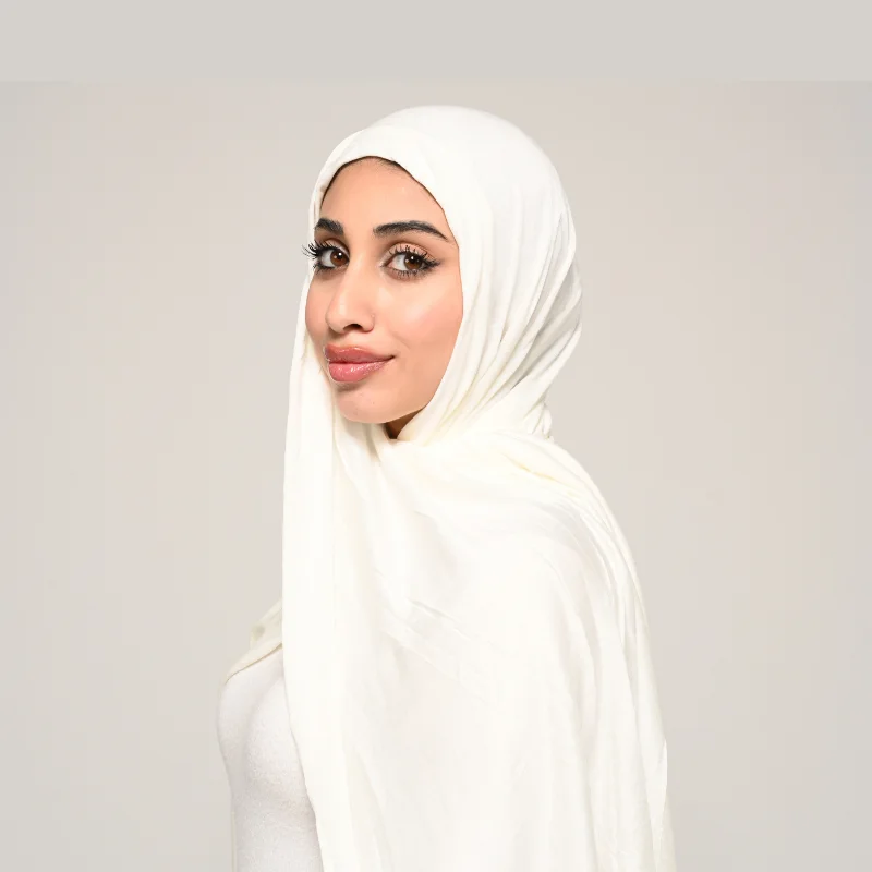شال سارة (أوف وايت)