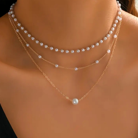قلادة ثلاثية الطبقات اللؤلؤية
