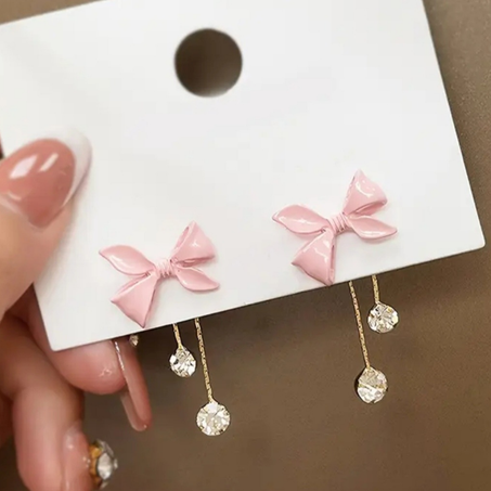 أقراط وردية متدلية