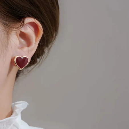 أقراط قلب الحب لأحمر