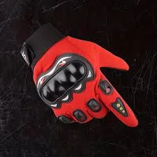 قفازات وماسك