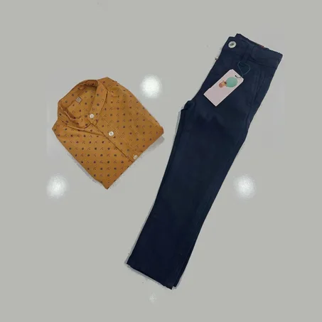 chemise jaune de bonne qualité avec Maco bleu marine