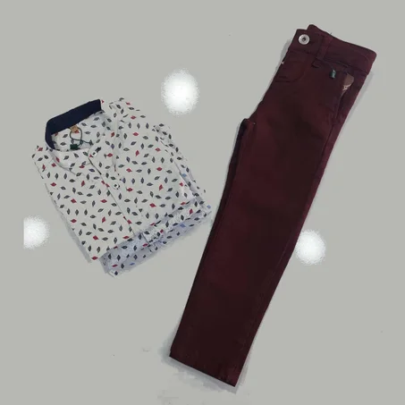 chemise blanc fleuri de bonne qualité avec Maco rouge brike