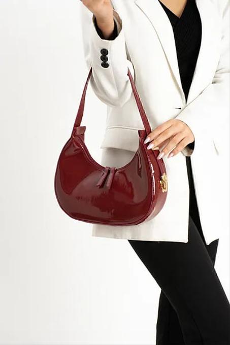 حقيبة "Burgundy Chic" الفاخرة
