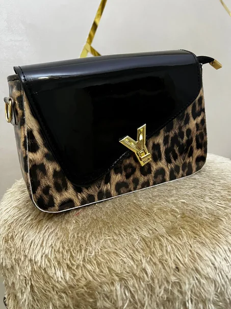 ✨ حقيبة الفخامة بنقشة النمر – أناقة لا مثيل لها! ✨