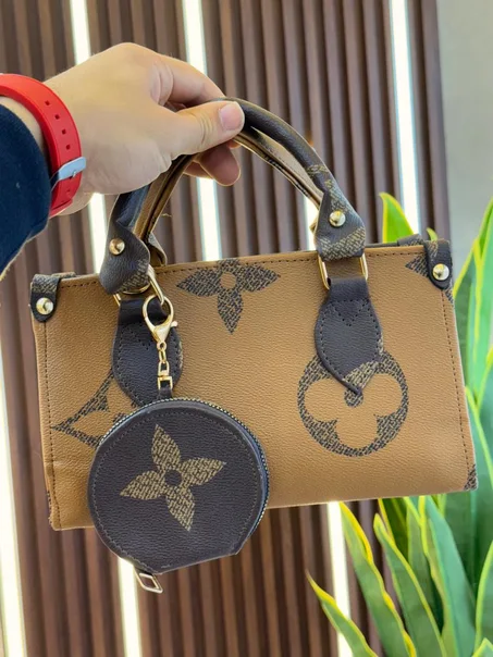 حقيبة "Elegant Touch" الكلاسيكية