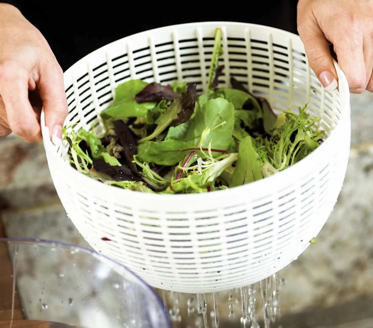 مجفف الخضر والسلطة اليدوي (Salad Spinner) ⭐