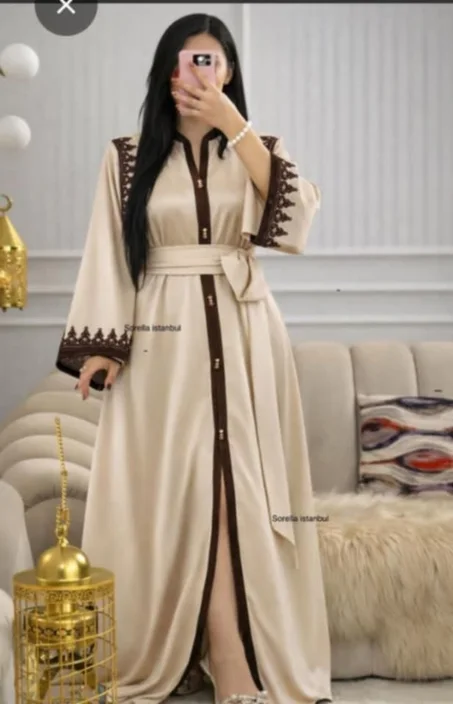 ✨ قفطان ملكي يجمع بين الفخامة والراحة