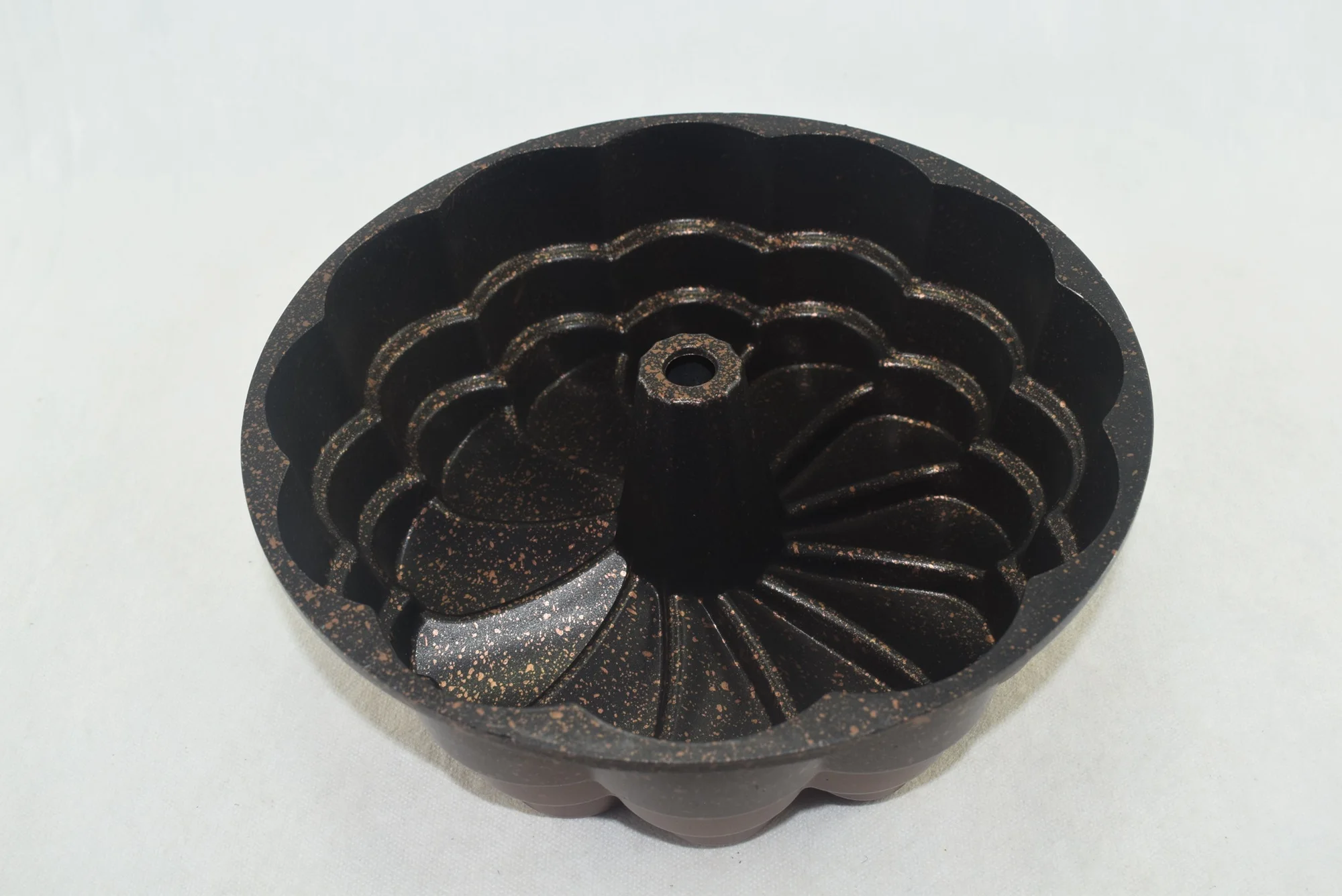 938 - Moule à gâteau, cake rond en granit-Marron