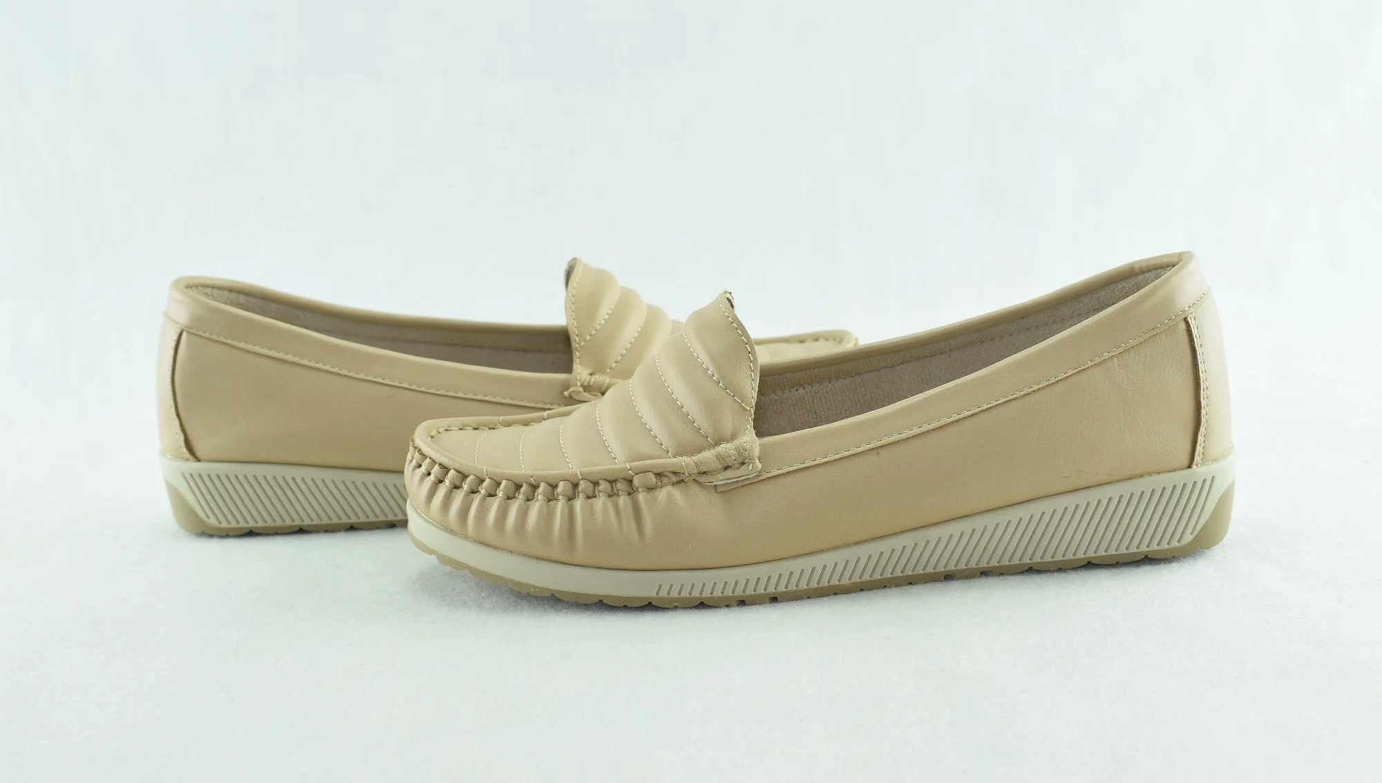 707 - Mocassins pour femme chic et simple - beige