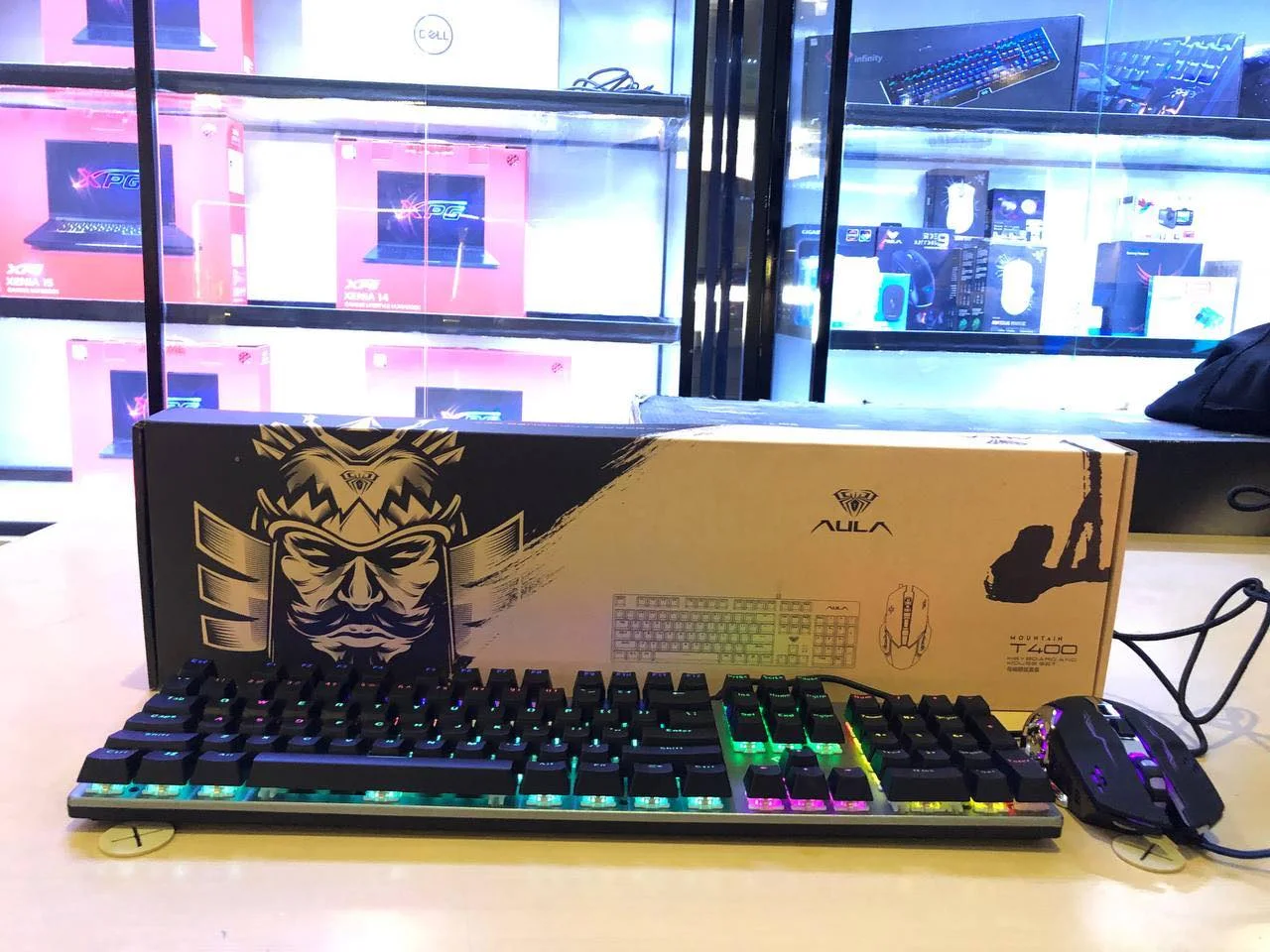 599 - clavier gaming T400 mécanique 20 effets lumineux et souris 2400 DPI - T400