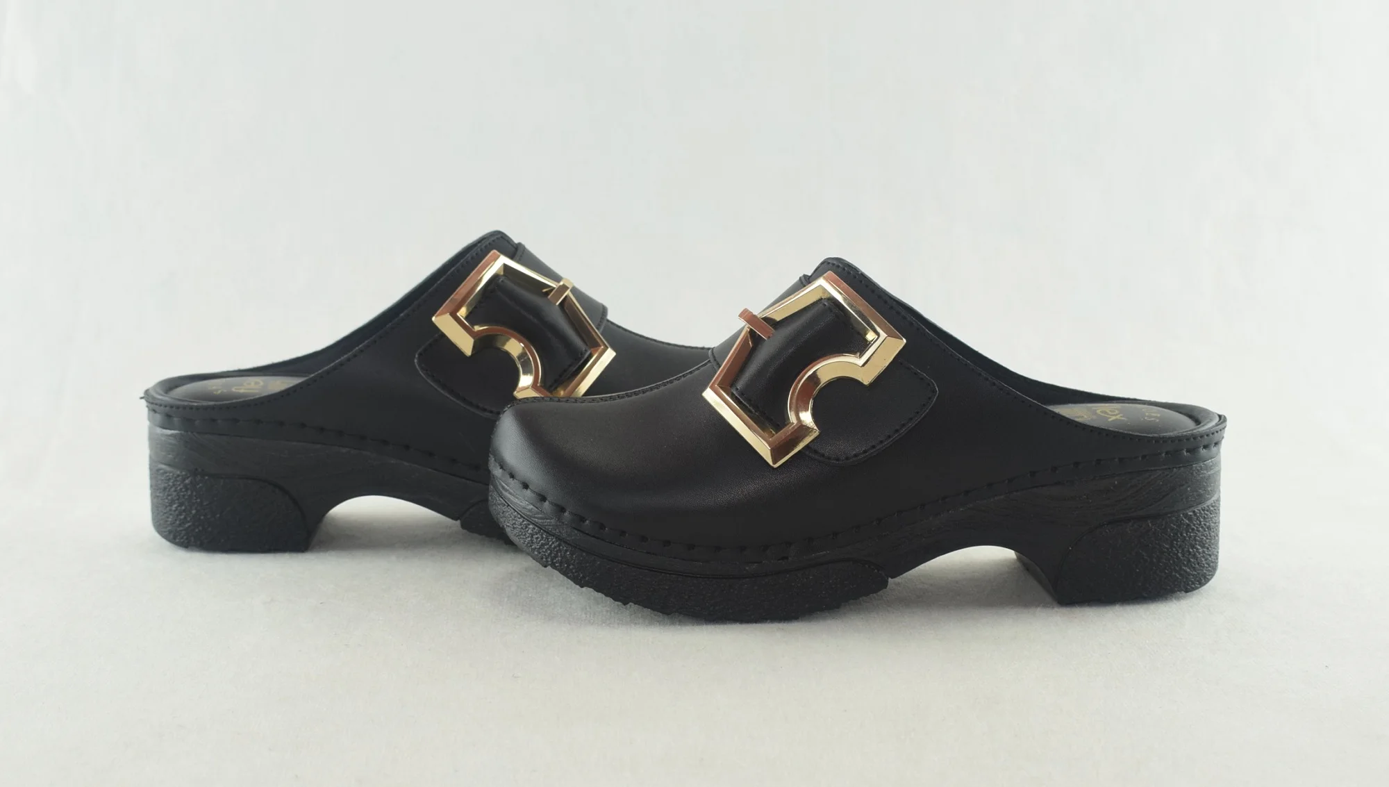 540 - Sabot pour femme semelle haute tendance 2023-2024 Noir