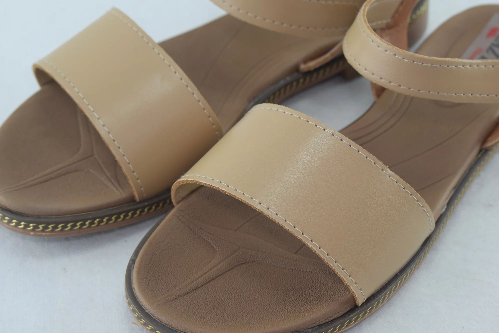814-Sandales femme plate et légère tendance 2023-2024 Beige