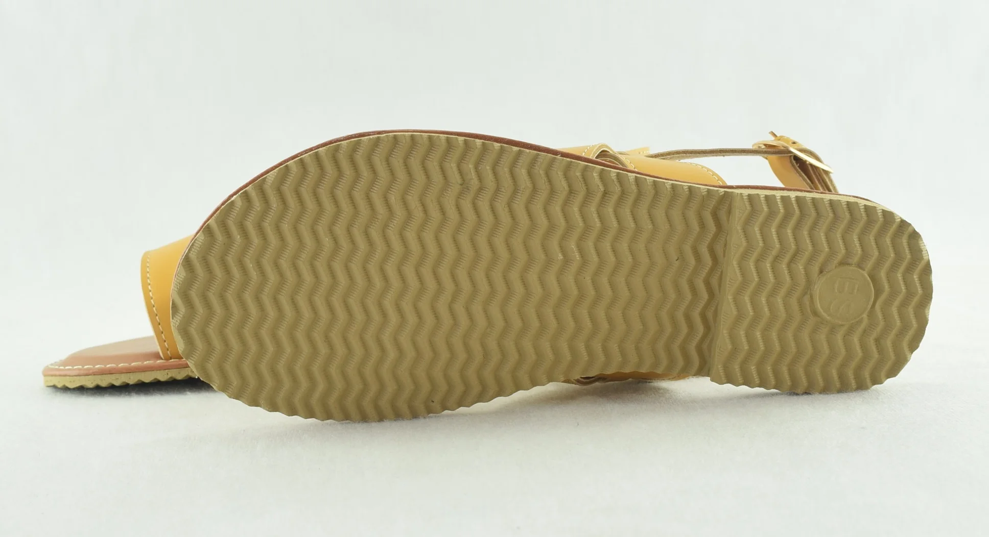 821-Sandales plates et légères pour femme tendance 2024- Jaune moutarde
