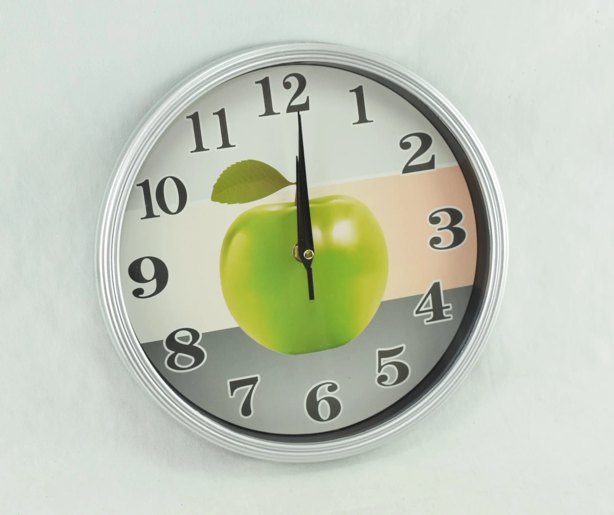 811V - Horloge murale à quartz ronde moderne simple - pomme verte