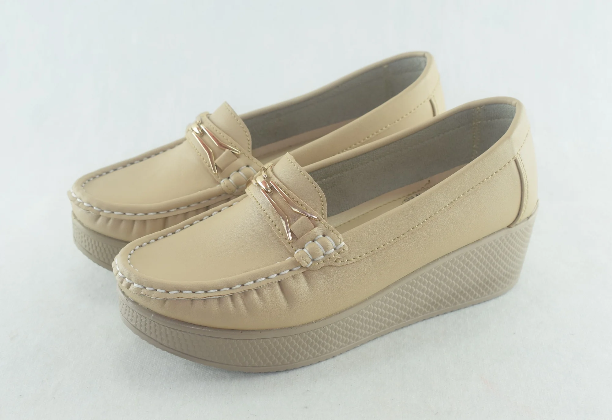 531 - Mocassins pour femme tendance 2023 - Beige