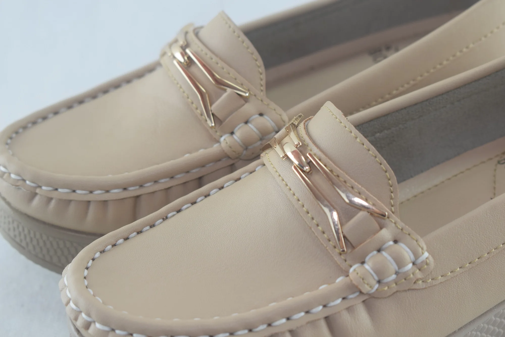 531 - Mocassins pour femme tendance 2023 - Beige