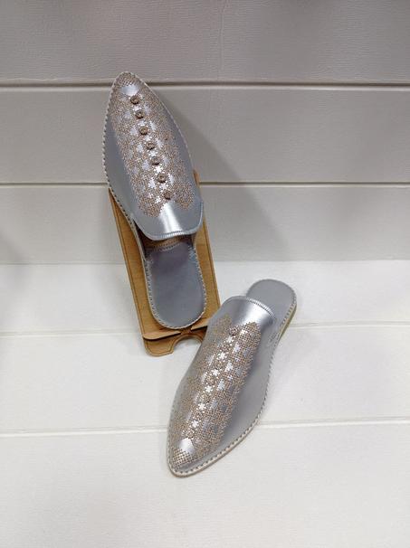 366-Babouches femme brodé en cuire brillant - argenté