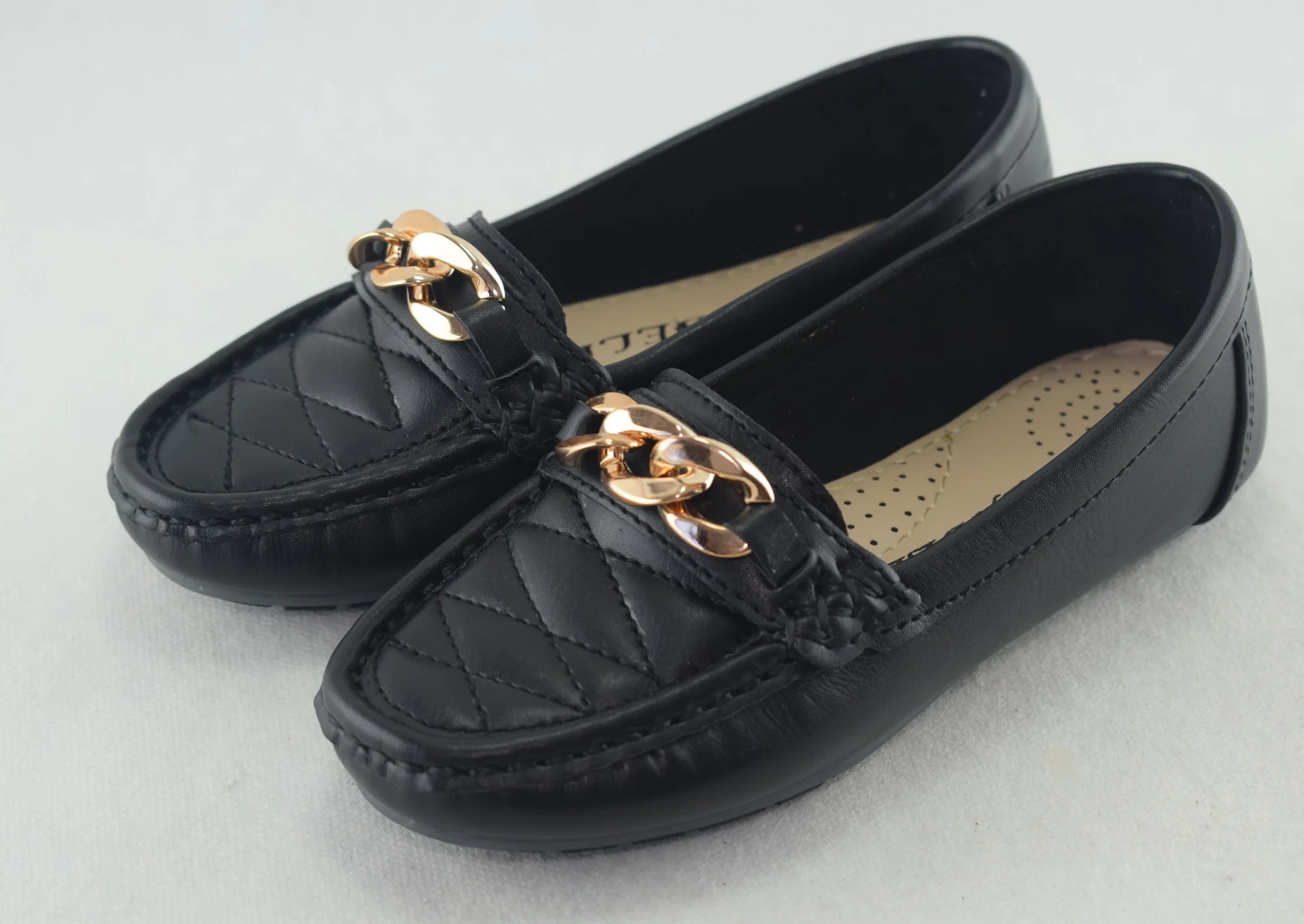597 - mocassins fille en cuir pour l’école tendance 2023 -2024