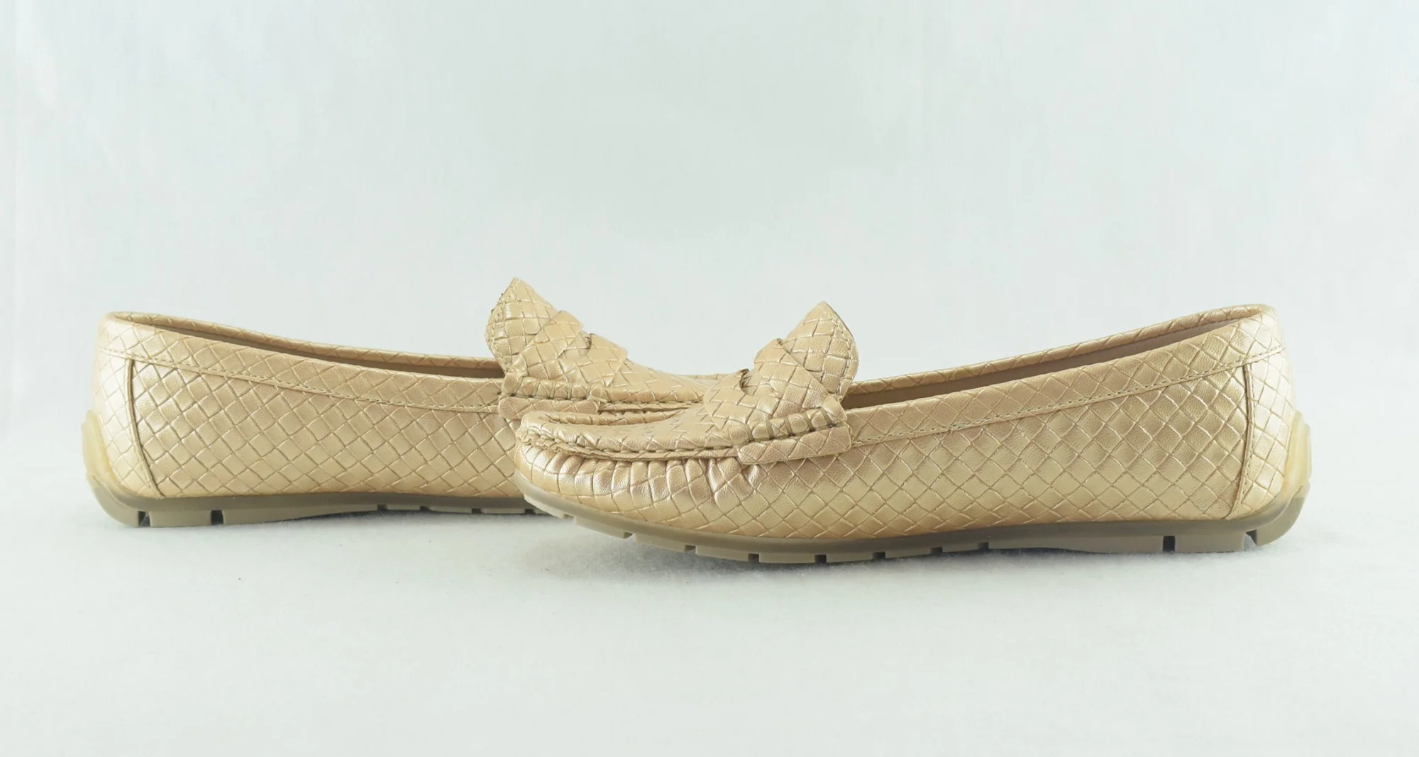 804 - Mocassins pour femme tendance 2023 - 2024  or