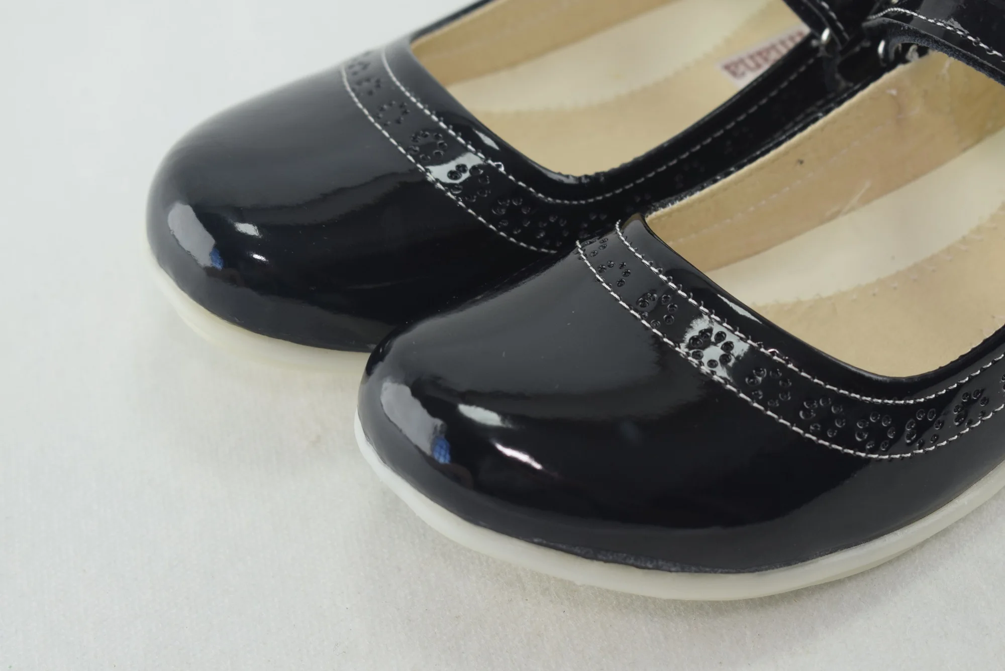 596-Chaussure fille Noir mode 2023-2024