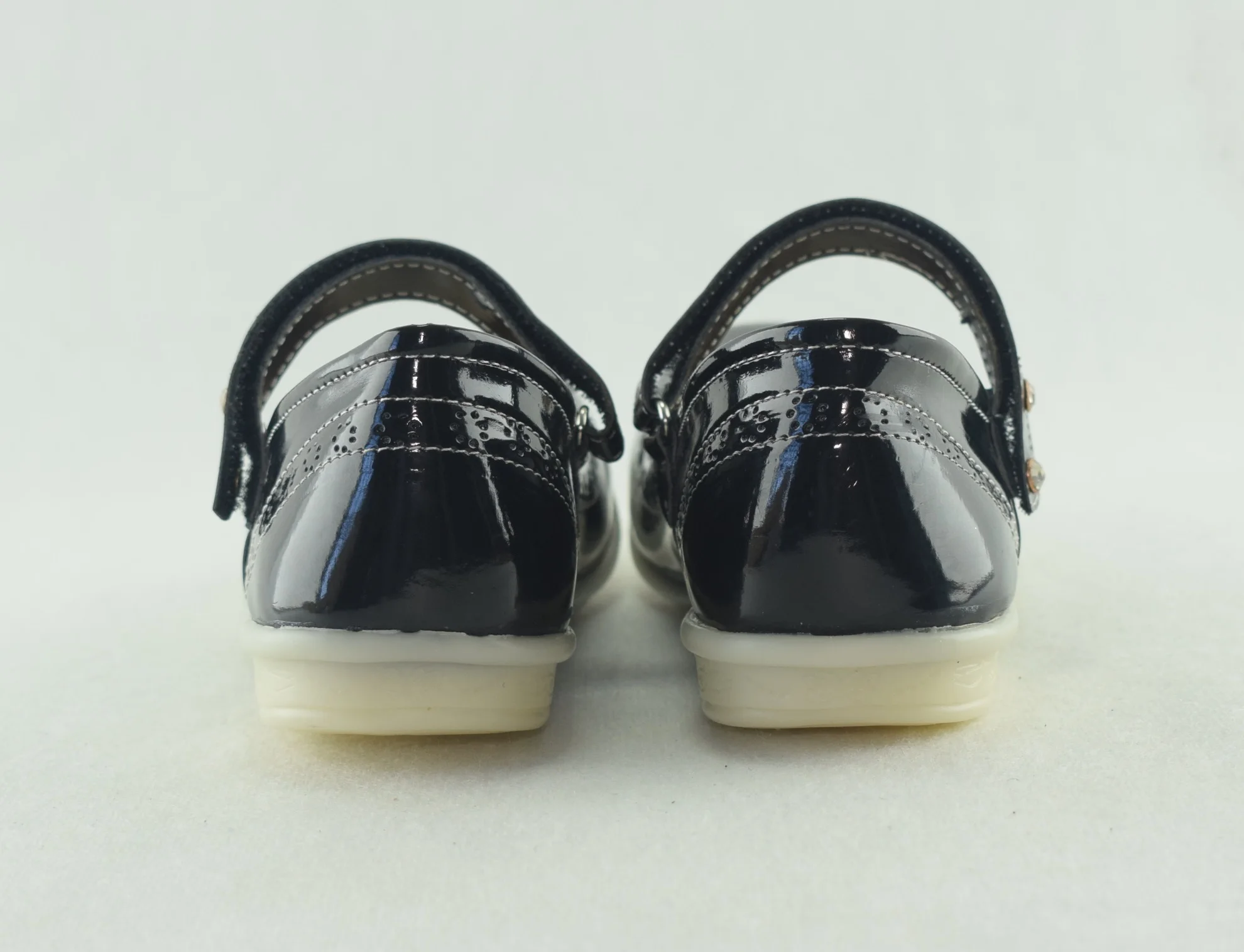 596-Chaussure fille Noir mode 2023-2024