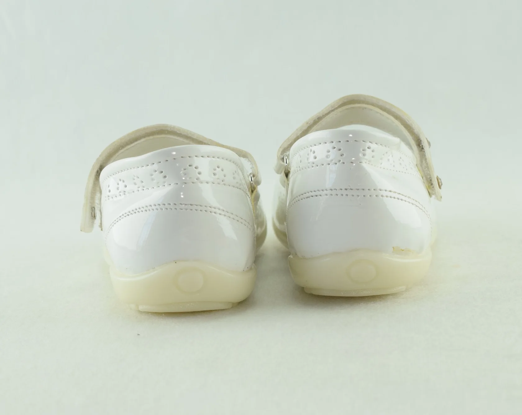 666-Chaussure fille Blanc mode 2023-2024