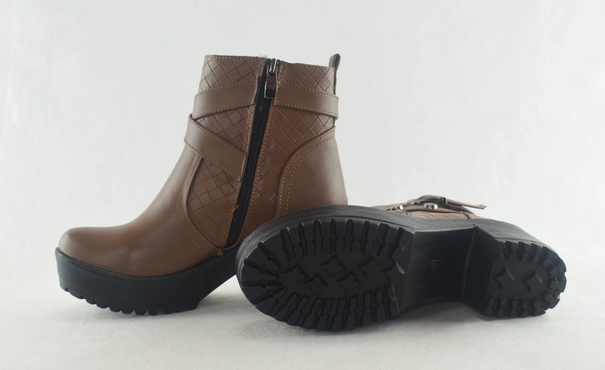 522 - Bottes pour femme chic en cuir tendance hiver 2023 - Marron