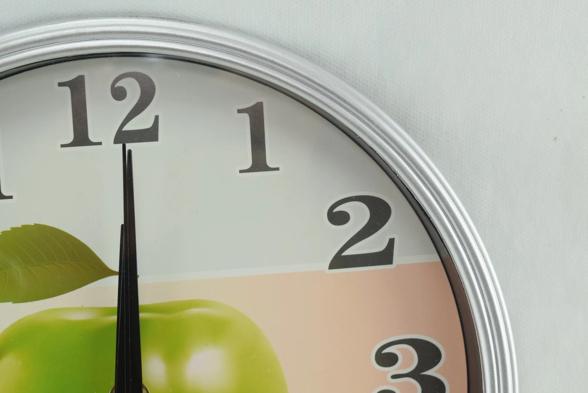 811V - Horloge murale à quartz ronde moderne simple - pomme verte