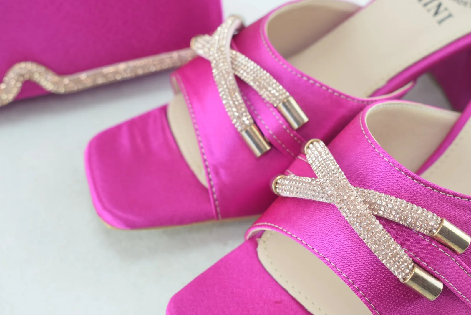 772-sandales à talons et sac, fuchsia - or