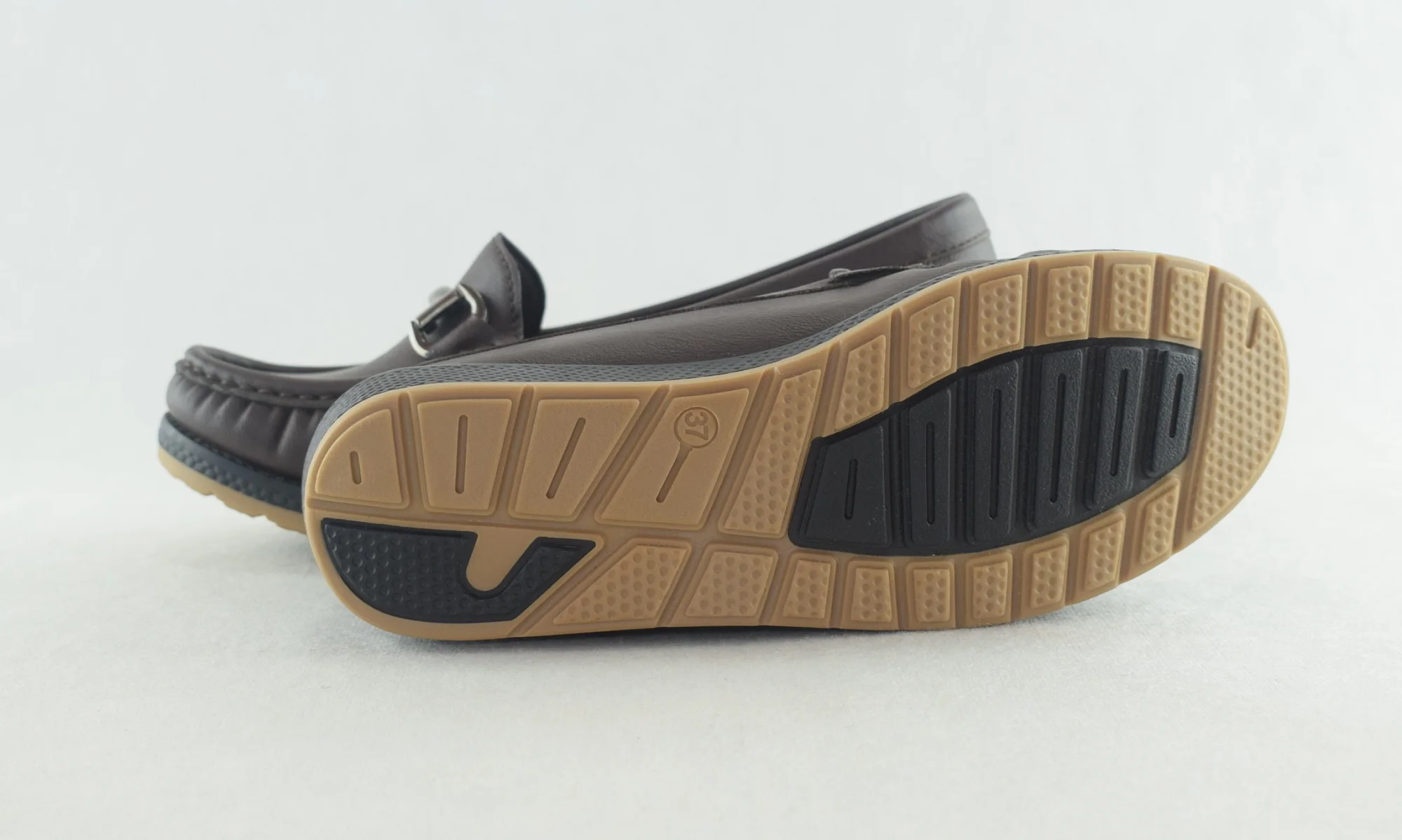 500 - Mocassins pour femme chic et simple