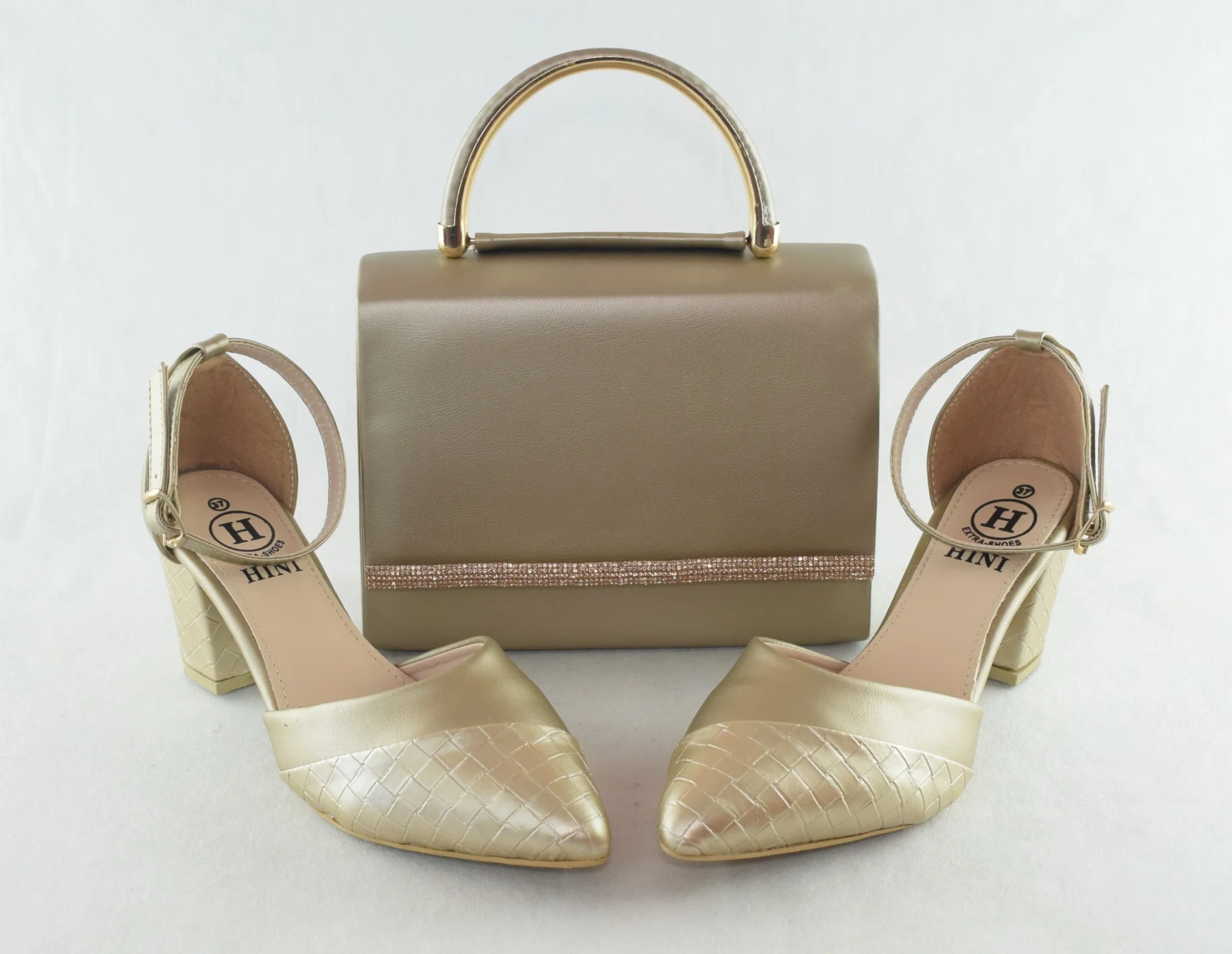 512 - Escarpins à bout pointu à talons hauts à bride de cheville avec sac, bronze doré -