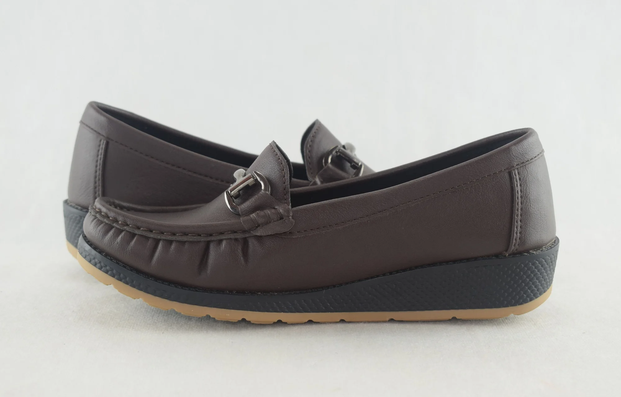 500 - Mocassins pour femme chic et simple