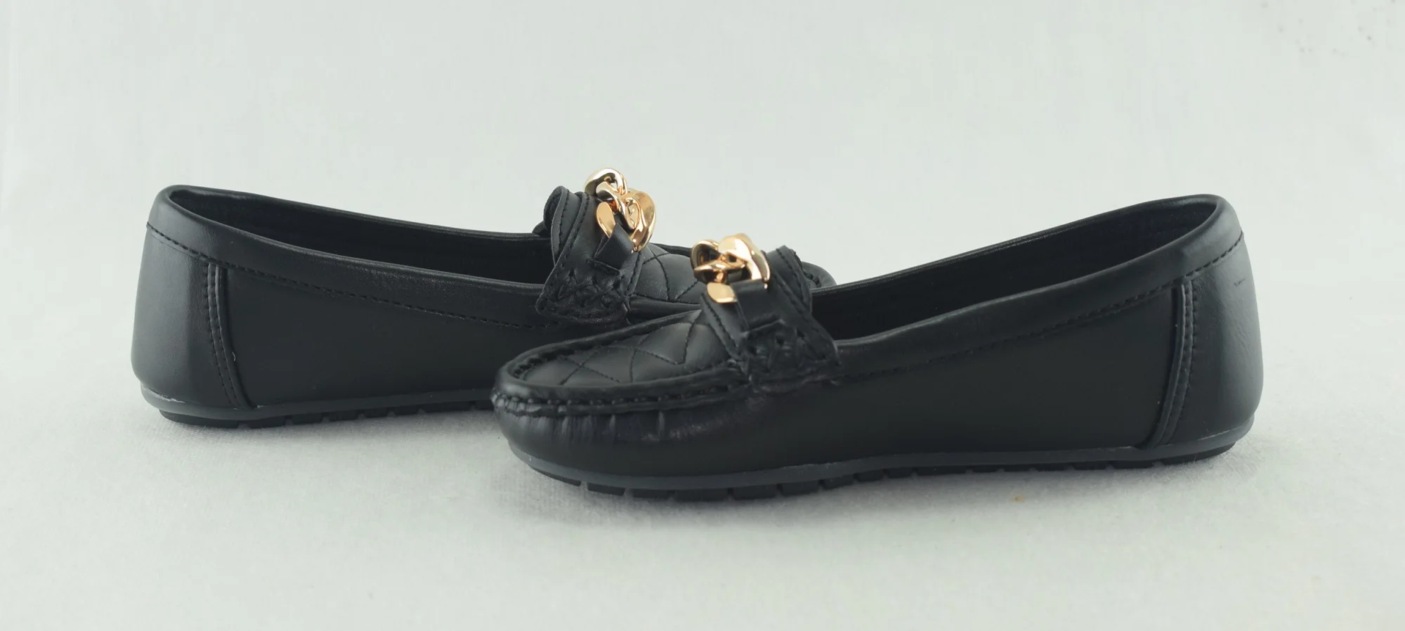 597 - mocassins fille en cuir pour l’école tendance 2023 -2024
