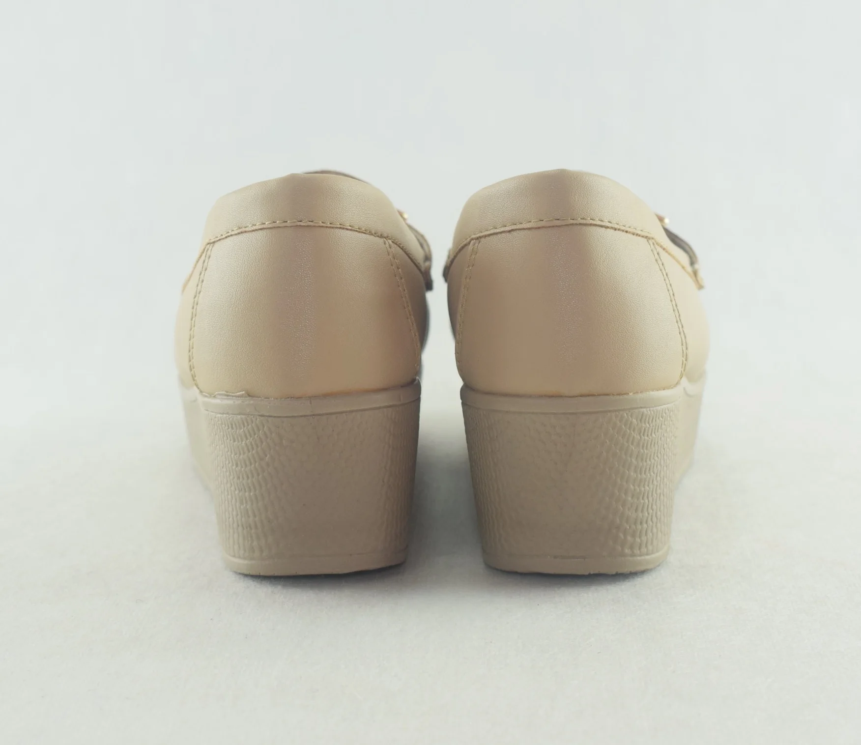 531 - Mocassins pour femme tendance 2023 - Beige