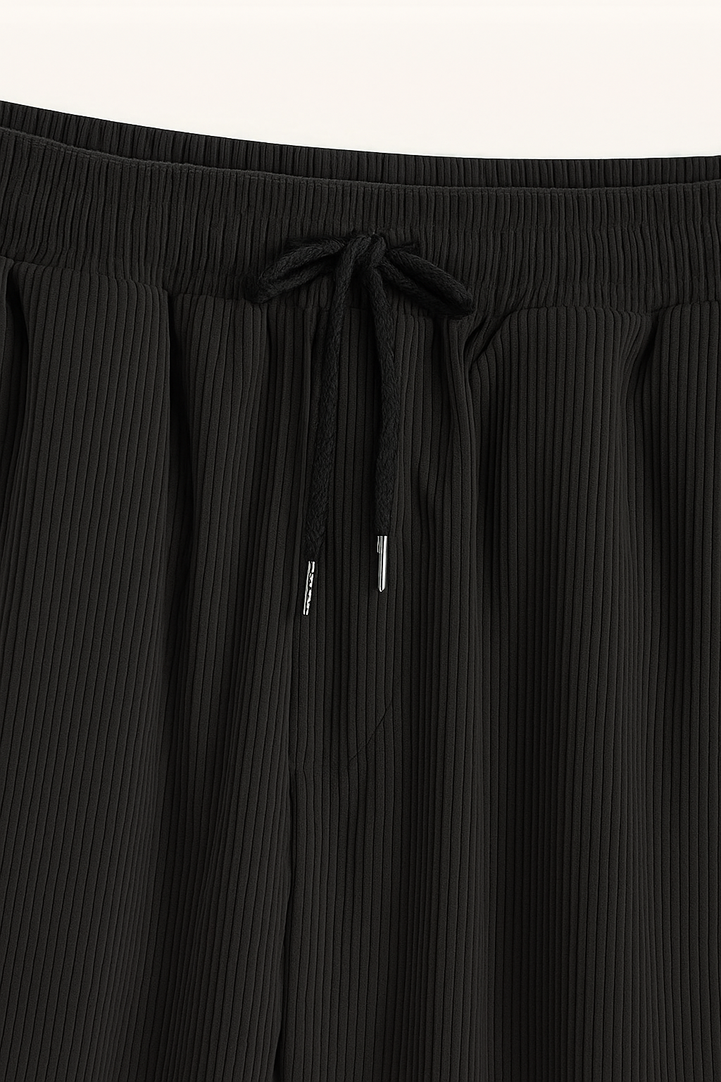 طقم رجالي عصري بقطعتين – سترة أنيقة بقبعة وأزرار مع حزام خصر وجيوب مائلة، مثالي لإطلالة يومية مريحة في فصول الربيع والخريف والشتاء.