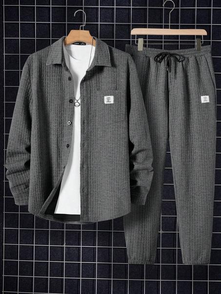 Chemise ample pour homme et pantalon à taille avec cordon de serrage et patchs de lettres